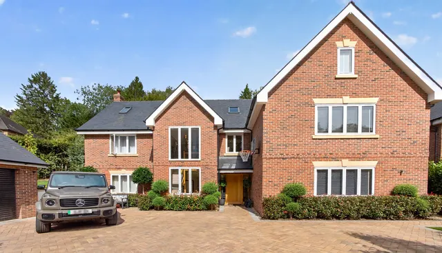 Lambridge Wood Road, Henley-on-Thames, RG9, photo 1