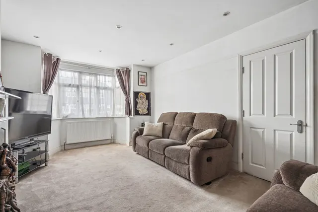 The Glen, Pinner, HA5, photo 3