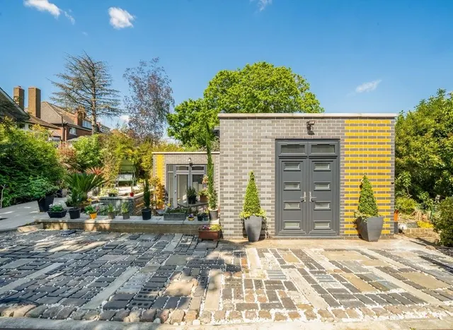 Woodside Avenue, Highgate, N6, photo 1