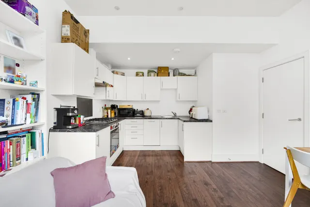 Henriques Street, Whitechapel, E1, photo 1