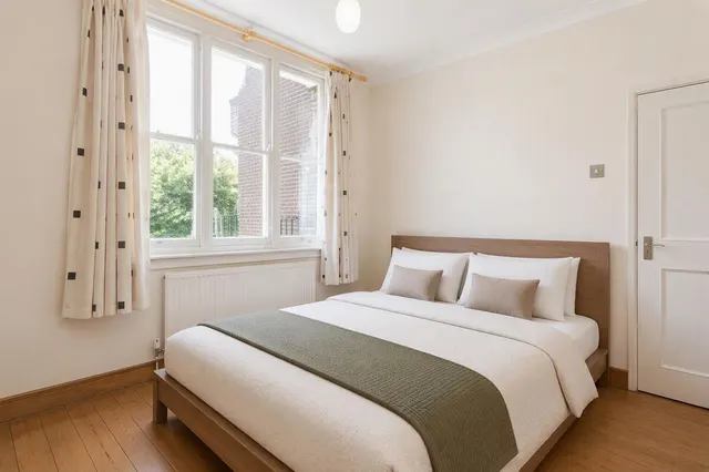 Fitzjohns Avenue, London, NW3, photo 3