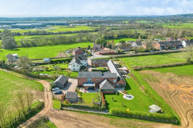 Photo 3 — Broadclyst, Exeter