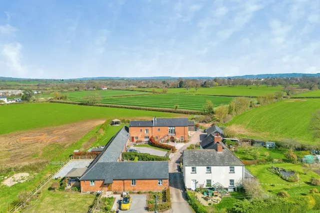 Photo 2 — Broadclyst, Exeter