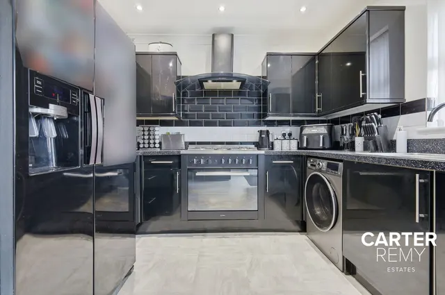 Photo 2 — Bermuda Road, Tilbury, RM18 7DA