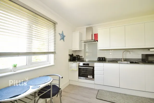 Fairfield Gardens, Sandown, PO36, photo 3