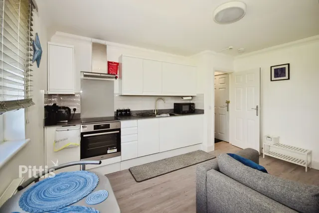 Fairfield Gardens, Sandown, PO36, photo 1
