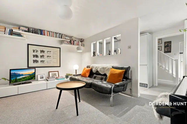Thornhill Road, London, E10, photo 2
