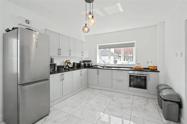Wood Lane, Rothwell, LS26, photo 3