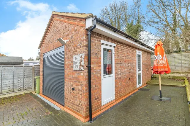Photo 2 — Harcourt, Bradwell, Milton Keynes, Buckinghamshire, MK13