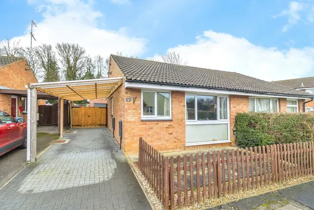 Harcourt, Bradwell, Milton Keynes, Buckinghamshire, MK13, photo 1