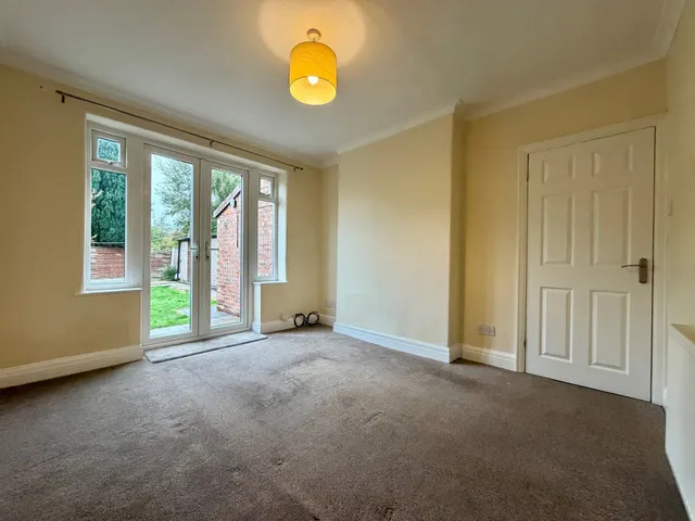 Langham Grove, Timperley, WA15, photo 3