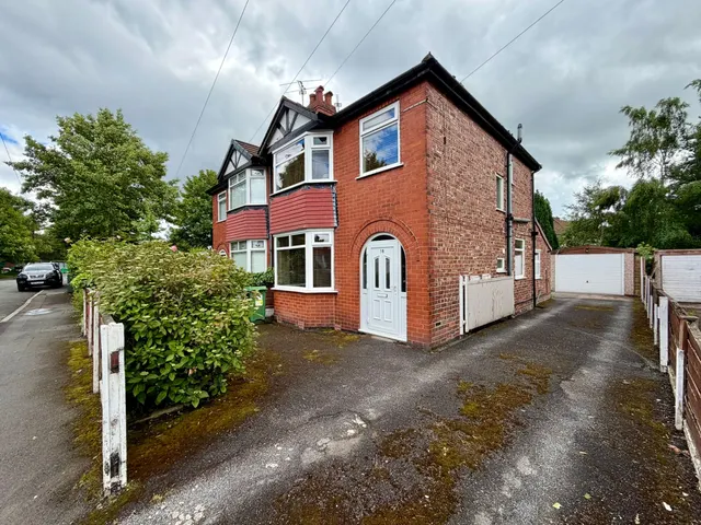3 bedroom house, Langham Grove, Timperley, WA15