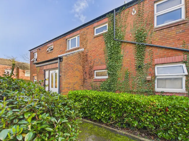 Brockhurst Walk, Wigan, WN3, photo 1