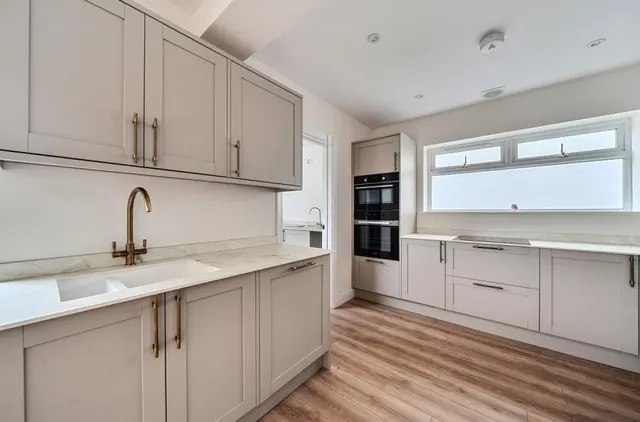 White City, Crowthorne, RG45, photo 2