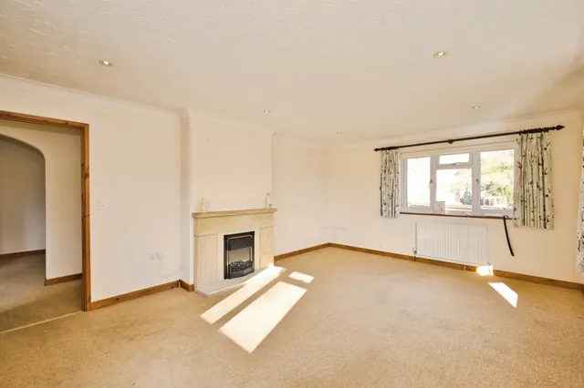 Photo 2 — Beaconfield Road, Yeovil