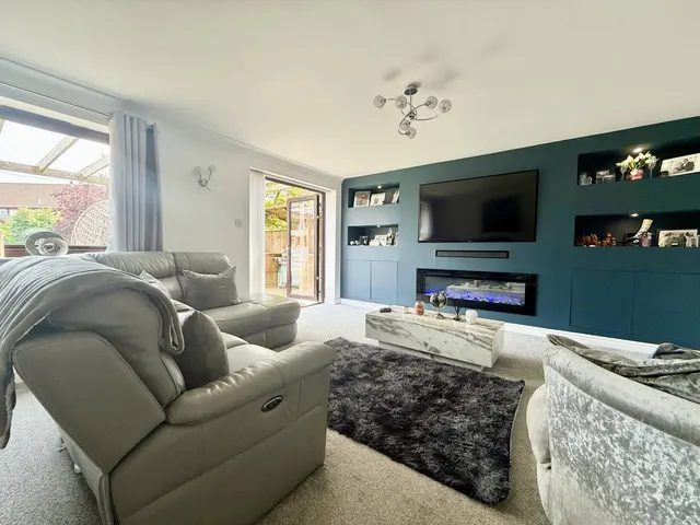 Homestead Court, Abbeymead, photo 2