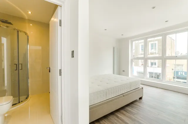 Photo 3 — Flat 1, 127 Fonthill Road, London
