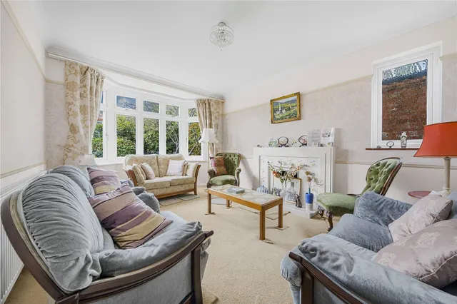 Nursery Road, Sunbury-On-Thames, TW16, photo 2