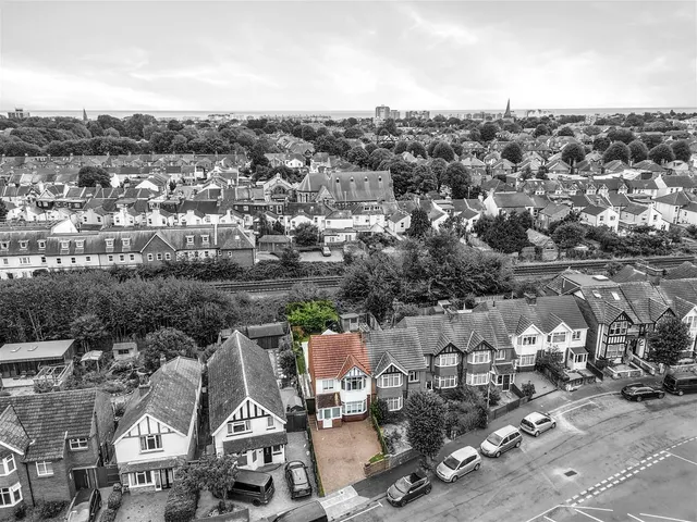 Pavilion Road, Central, Worthing, photo 1