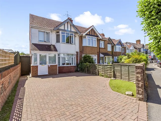 Photo 2 — Pavilion Road, Central, Worthing