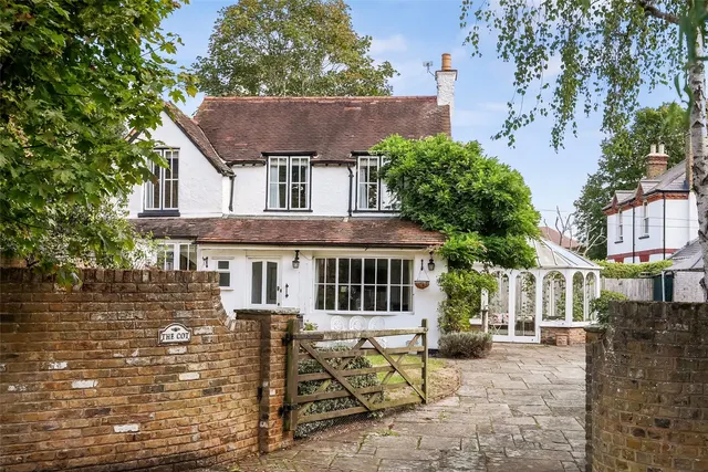 Mervyn Road, Shepperton, TW17 9HG, photo 1