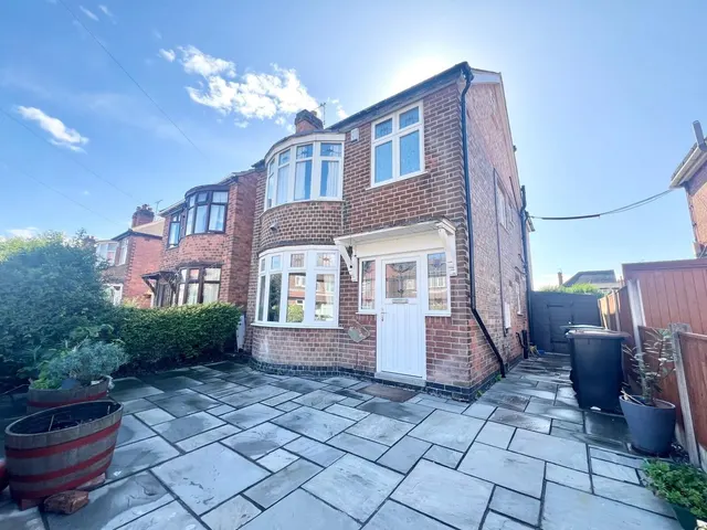 Warwick Avenue, Beeston, NG9, photo 1