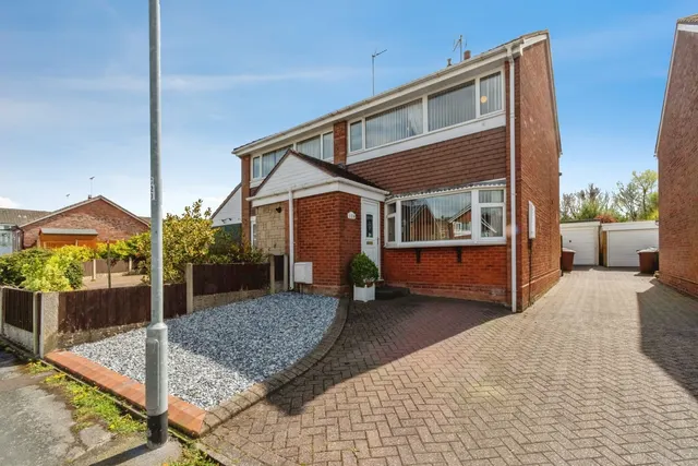 Sharon Way, Hednesford, Cannock, Staffordshire, WS12, photo 1