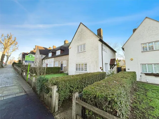 Well Hall Road, London, SE9, photo 1