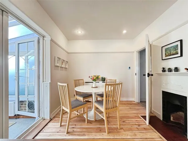 Well Hall Road, London, SE9, photo 3