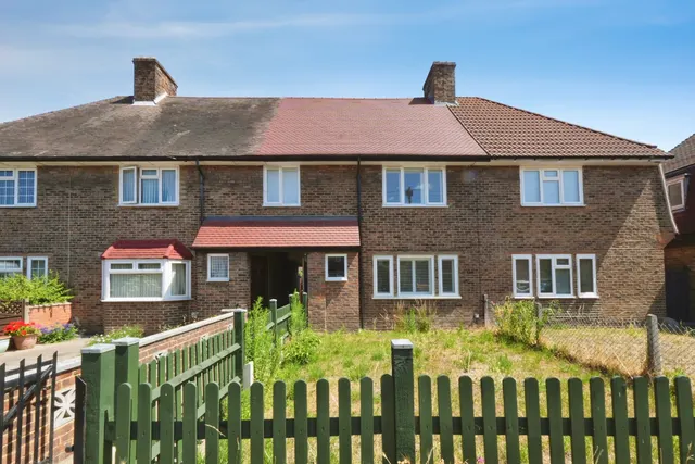 Brookehowse Road, London, SE6, photo 1