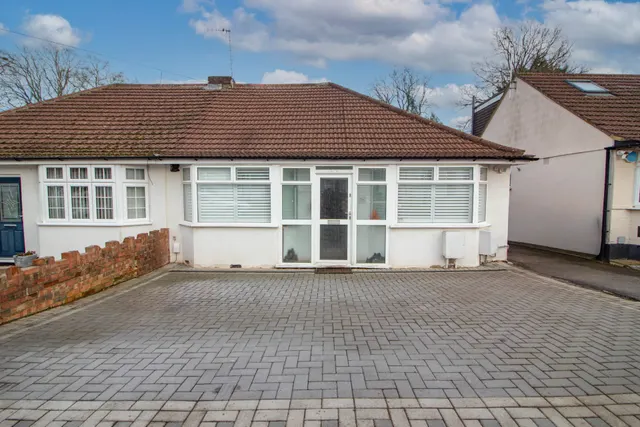 Compton Place, Watford, Watford, WD19 5HF, photo 1