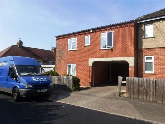1 bedroom flat — George Street, Higham Ferrers, RUSHDEN