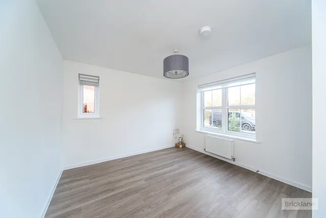Funnell Drive, Stone Cross, BN24, photo 3