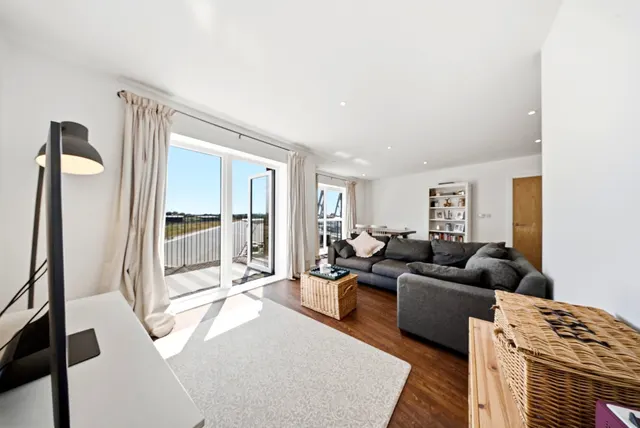 Howard Road, Stanmore, HA7, photo 1