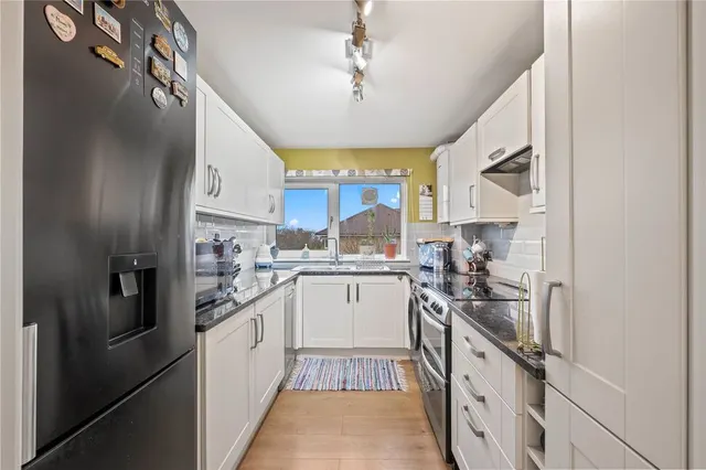 Photo 3 — Marchmont Road, Wallington, SM6