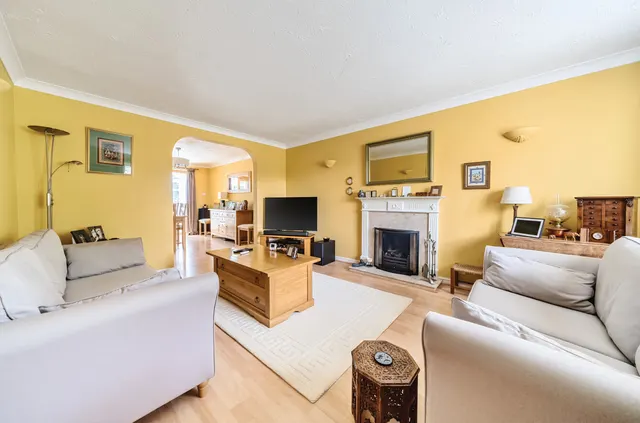 Photo 2 — Gardenia Drive, West End, Woking, Surrey, GU24 9XG