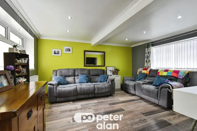 Cwmneol Place, Aberdare, CF44, photo 2