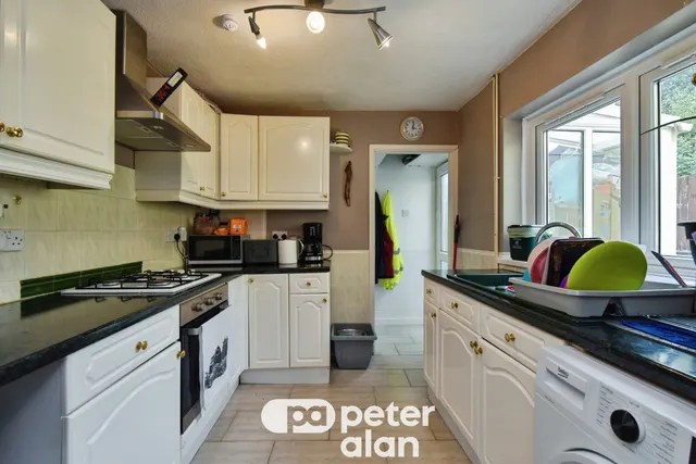 Cwmneol Place, Aberdare, CF44, photo 3