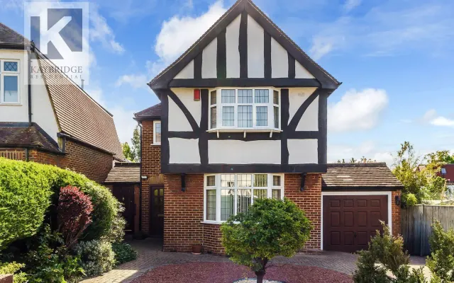 Waverley Road, Epsom, KT17, photo 1