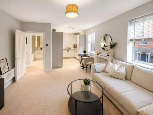 Mansard Crescent, Chineham, RG24, photo 1