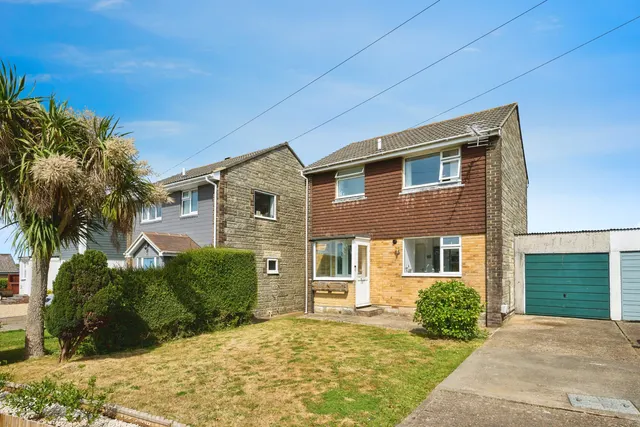 Mountbatten Drive, Carisbrooke, Newport, photo 1