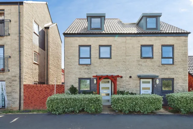 Warner Lane, Yate, BS37, photo 1