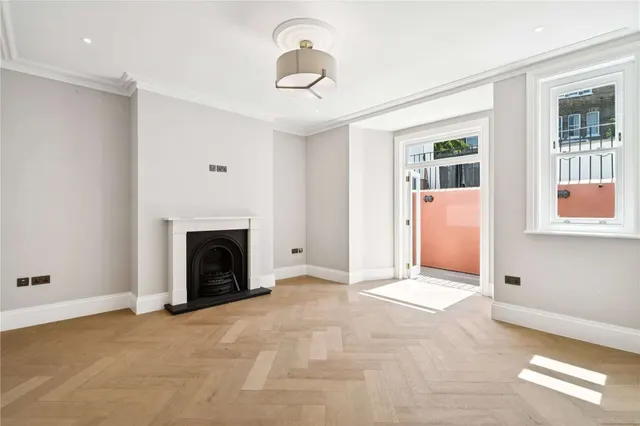 Photo 2 — King Henrys Road, Primrose Hill, London, NW3 3RP
