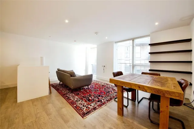 Ruckholt Road, London, E10, photo 3