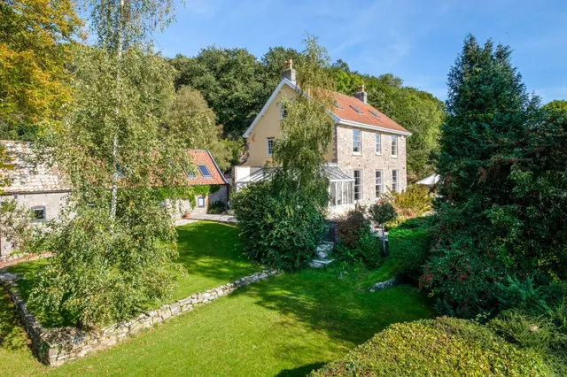 Photo 2 — Pitchings, Congresbury, Bristol BS49 5AW - country residence with annexe set in 15 acres with spectacular views