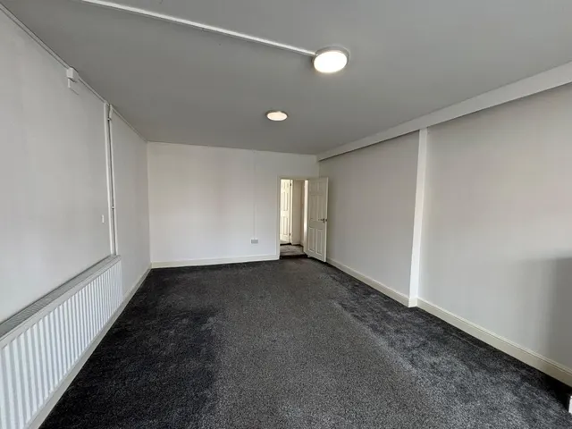 Photo 3 — Camp Hill Road, Nuneaton, CV10