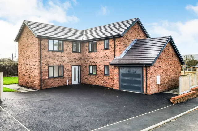 Maes Erw Isaf, Llandyrnog, Llandyrnog, Denbighshire, LL16 4BF, photo 1