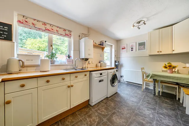 Photo 2 — New Road, North Warnborough, Hook, RG29 1EN