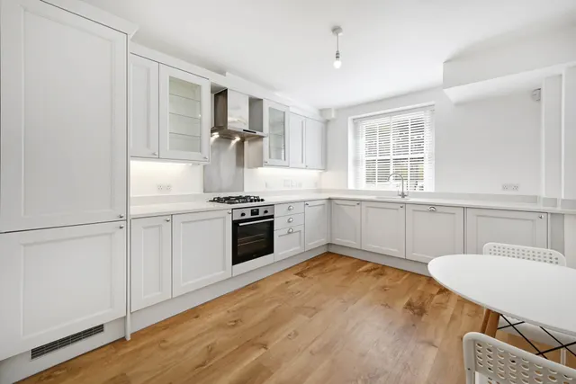 flat — Foulis Terrace, South Kensington, SW7 3LZ