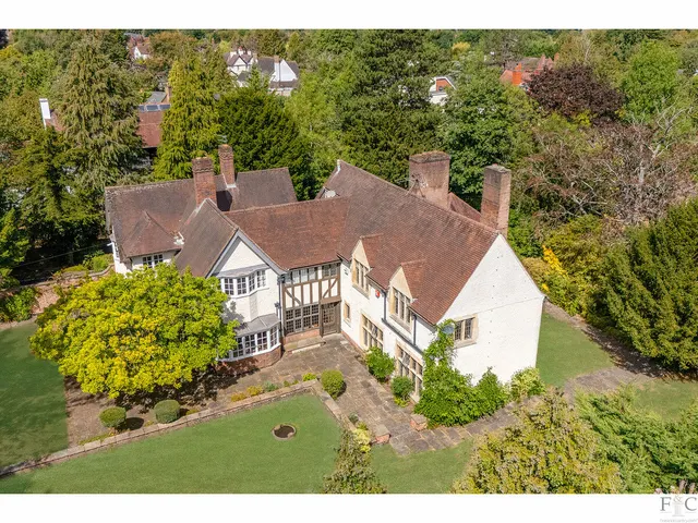 Knighton Grange Road, Leicester, LE2, photo 1